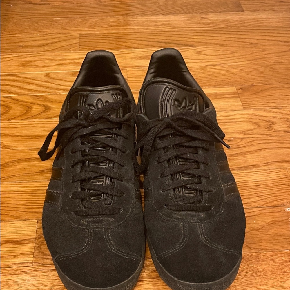 Classic Adidas  gazelle Men's Sneakers